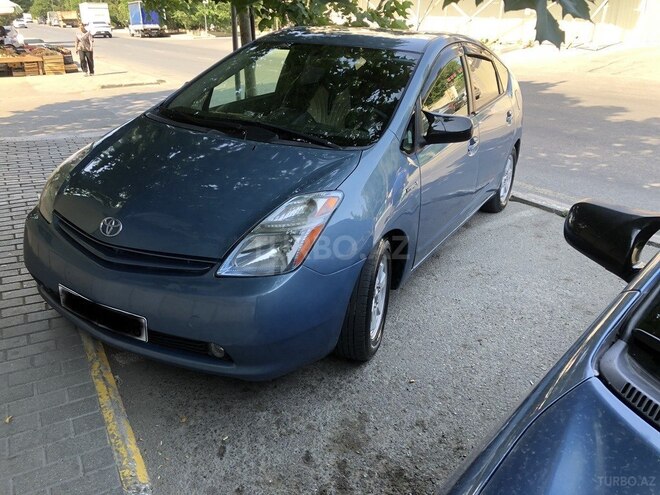 Toyota Prius-5