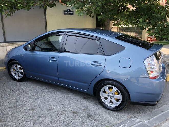 Toyota Prius-3