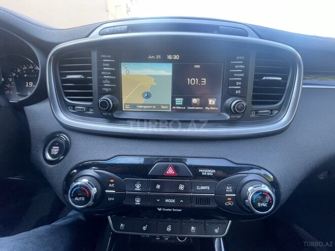 Kia Sorento-8