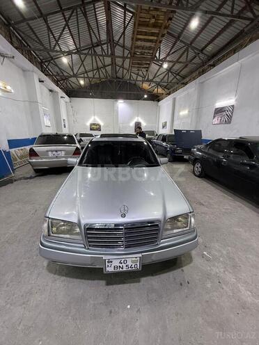 Mercedes C 200-1