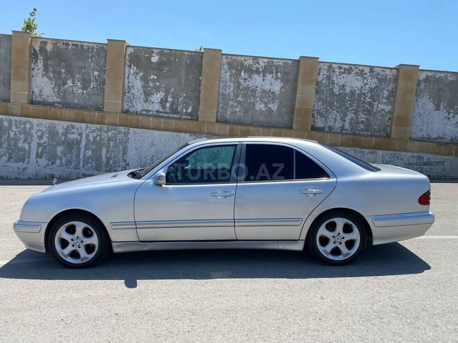 Mercedes E 270-5