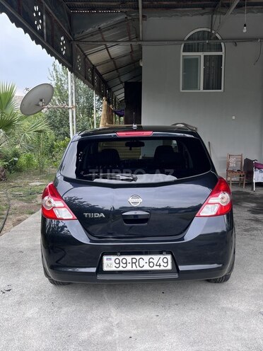 Nissan Tiida-4