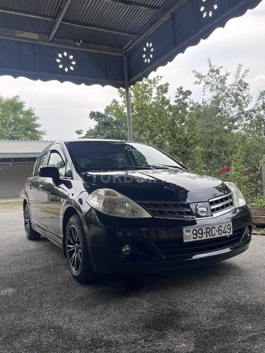 Nissan Tiida-5