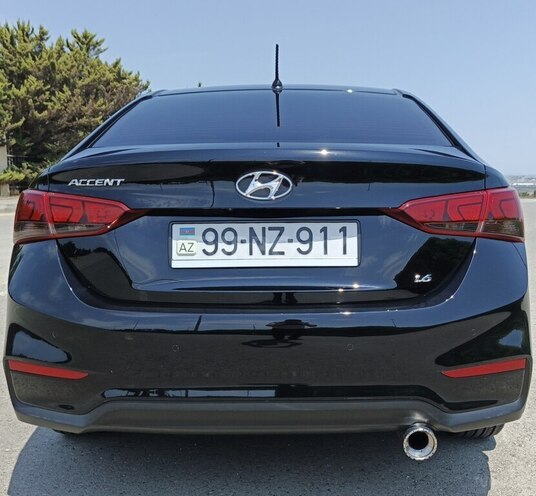 Hyundai Accent-2
