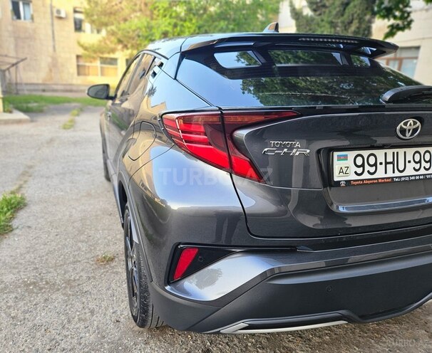 Toyota C-HR-8