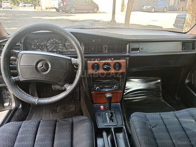 Mercedes 190-8