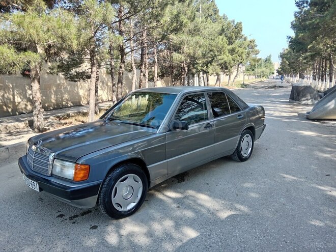 Mercedes 190-15