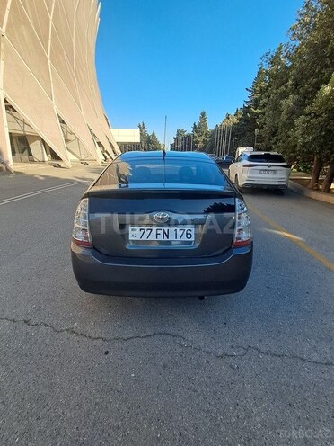 Toyota Prius-5