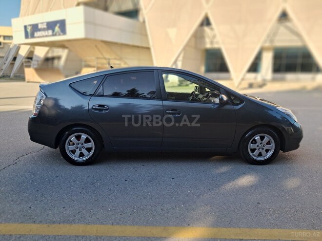 Toyota Prius-6