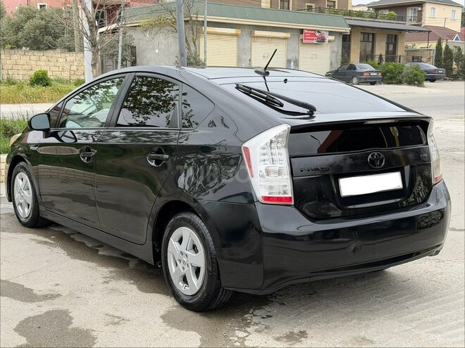 Toyota Prius-4