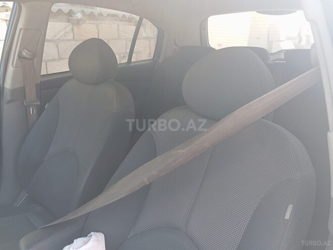 Kia Rio-13