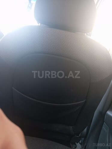 Kia Rio-11