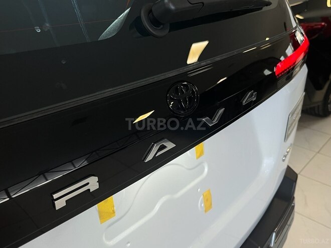 Toyota RAV4-6