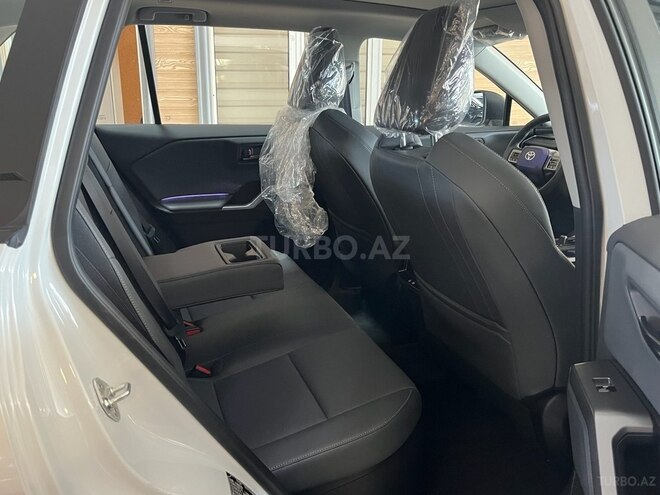 Toyota RAV4-28