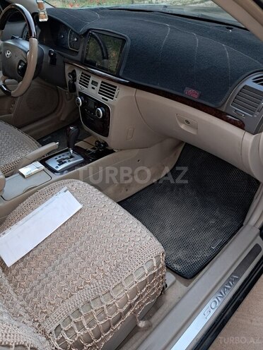 Hyundai Sonata-4