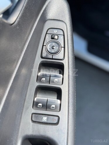 Hyundai Santa Fe-11