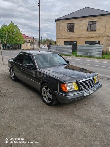 Mercedes E 280-2