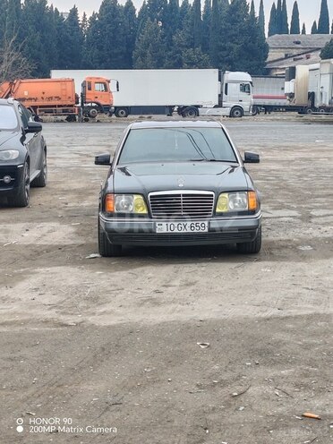Mercedes E 280-4