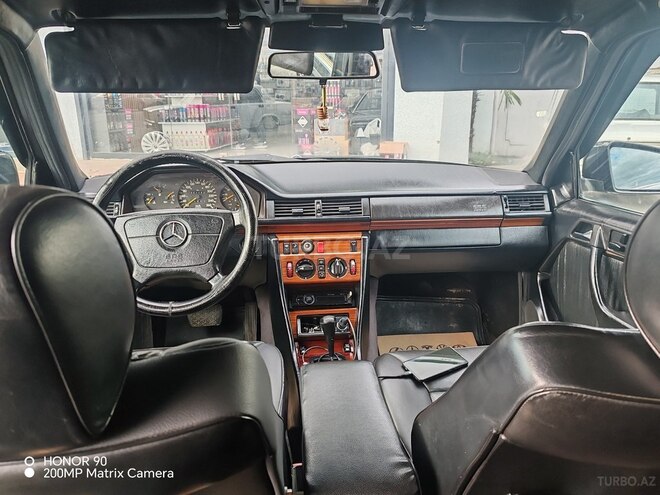 Mercedes E 280-7