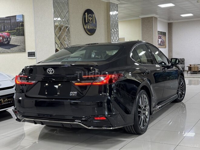 Toyota Camry-5