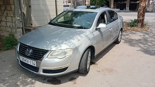 Volkswagen Passat-1