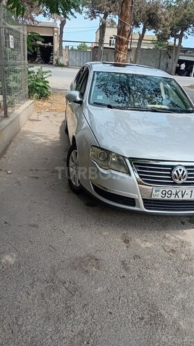 Volkswagen Passat-2
