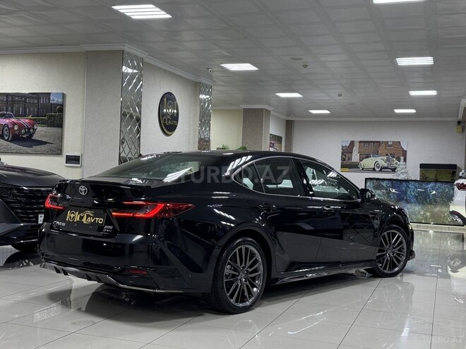 Toyota Camry-7