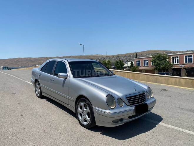 Mercedes E 270-2