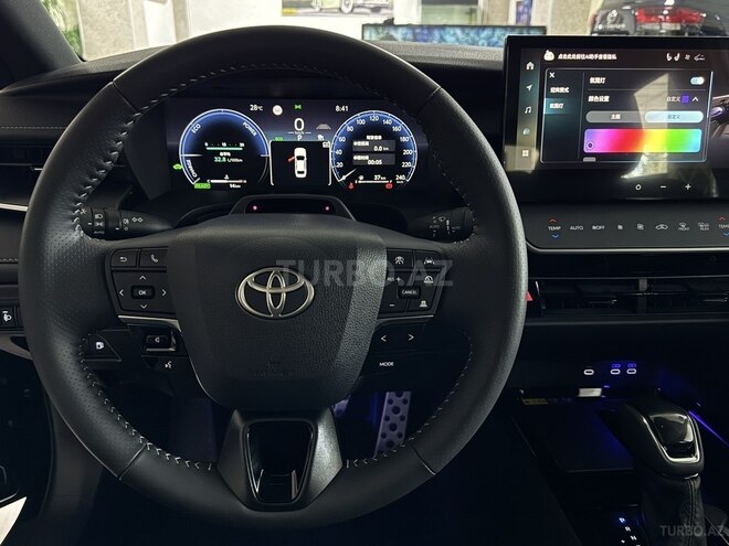 Toyota Camry-13