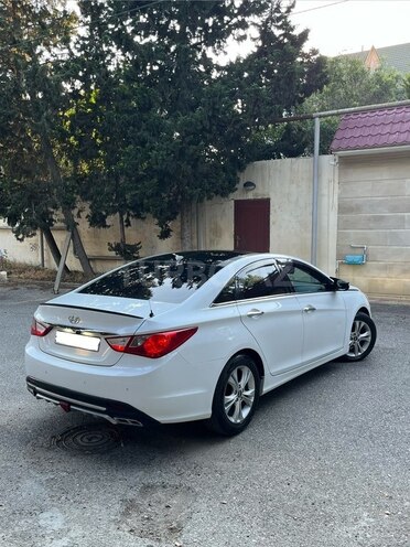 Hyundai Sonata-4