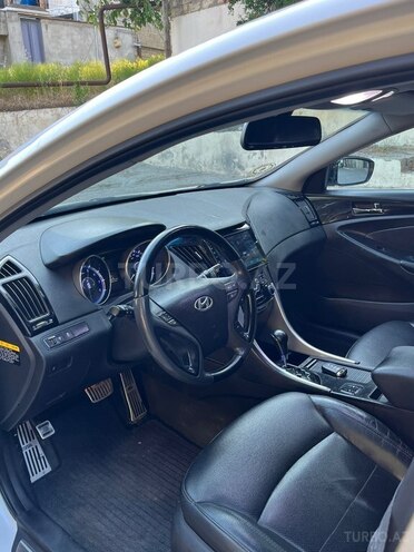 Hyundai Sonata-8