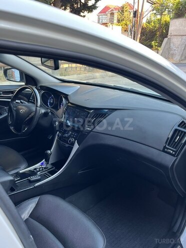 Hyundai Sonata-9