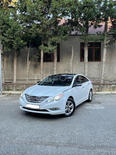Hyundai Sonata-1