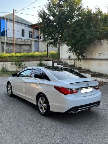 Hyundai Sonata-5