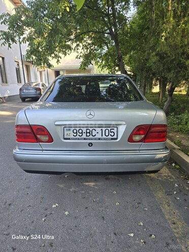 Mercedes E 240-6