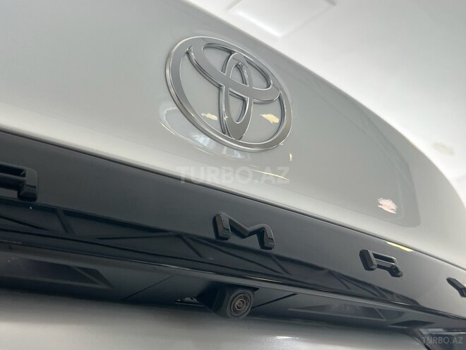 Toyota Camry-5