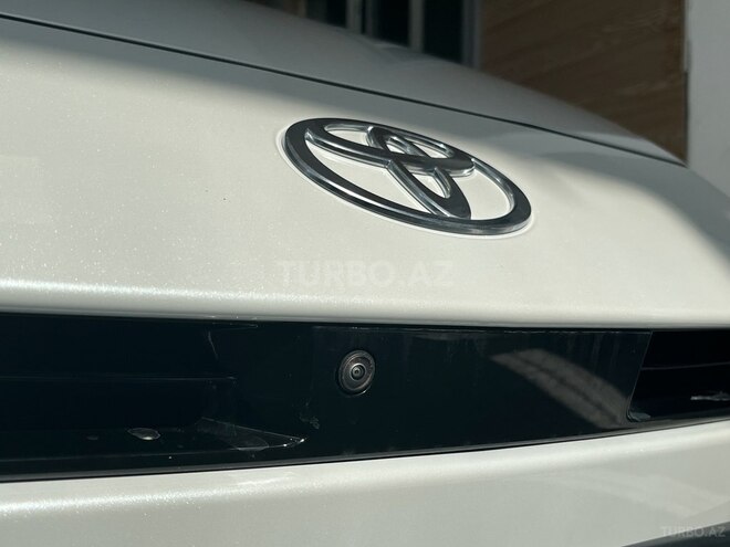 Toyota Camry-6