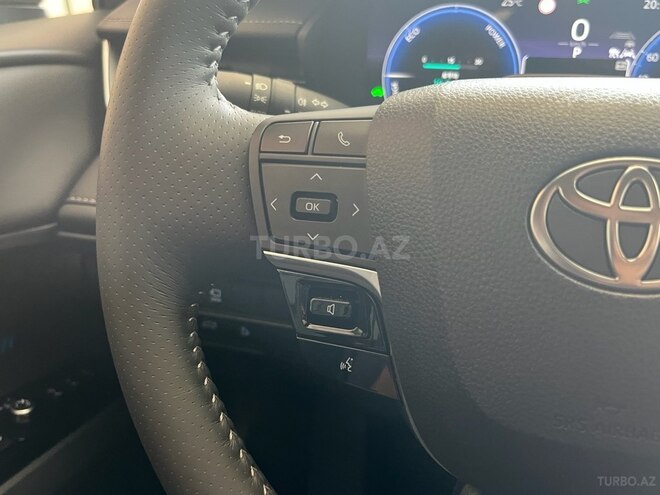 Toyota Camry-11