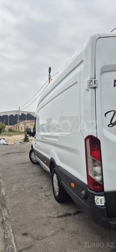 Ford Transit-5