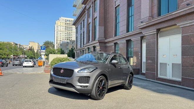 Jaguar E-Pace-5