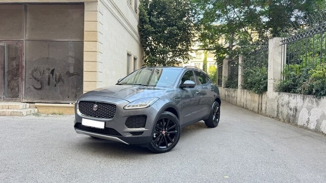 Jaguar E-Pace-4
