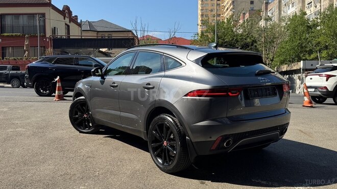 Jaguar E-Pace-9