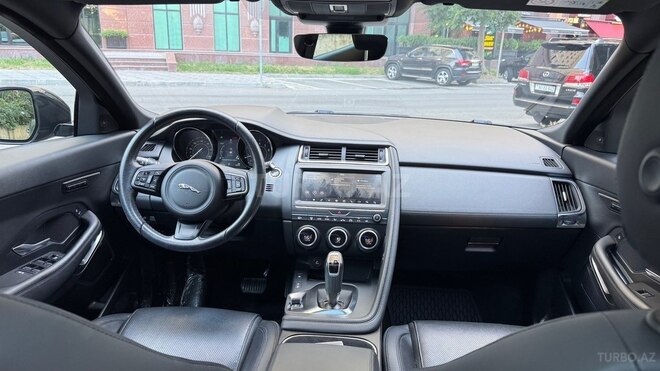 Jaguar E-Pace-18