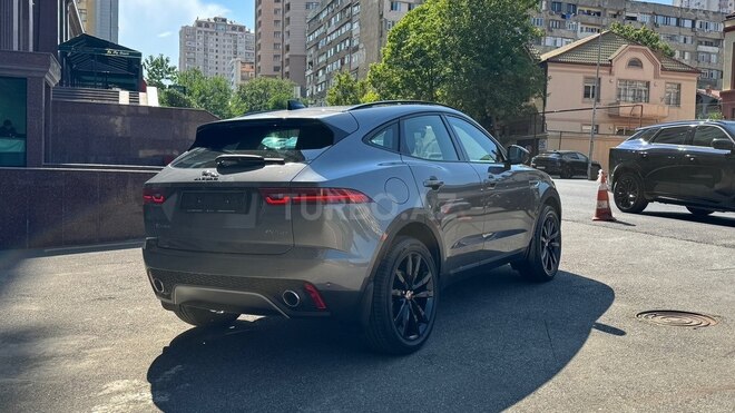 Jaguar E-Pace-10