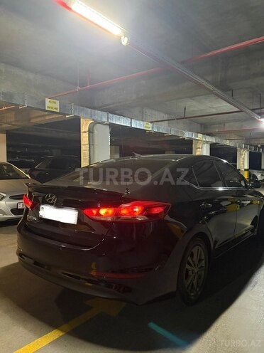 Hyundai Elantra-2