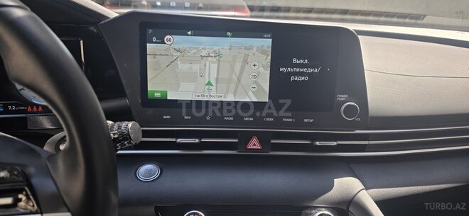 Hyundai Elantra-4