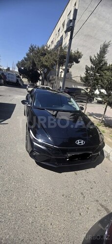 Hyundai Elantra-1