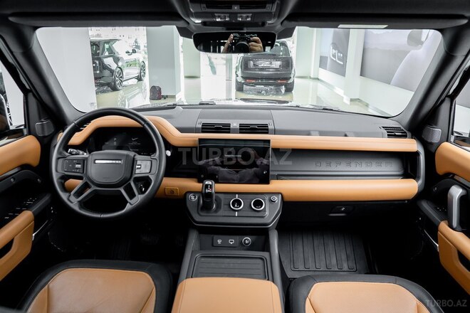 Land Rover Defender-10