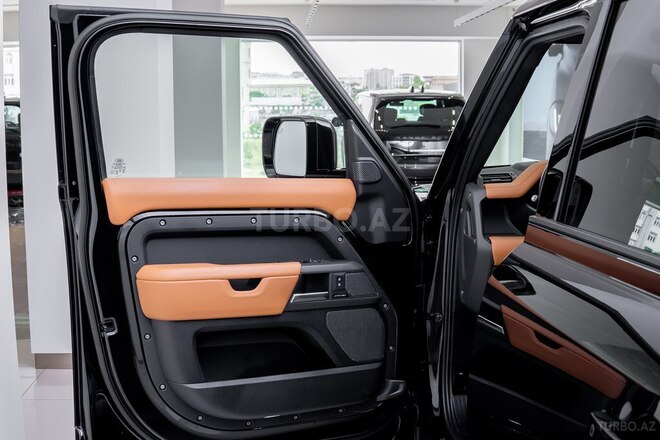 Land Rover Defender-17