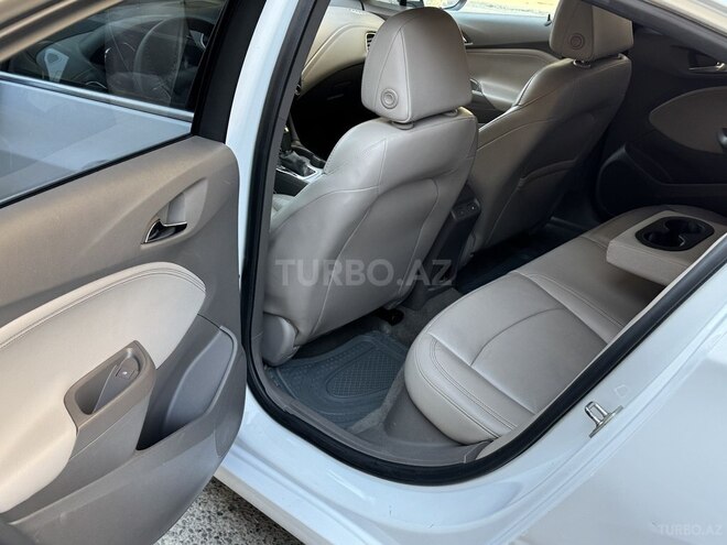 Chevrolet Cruze-13